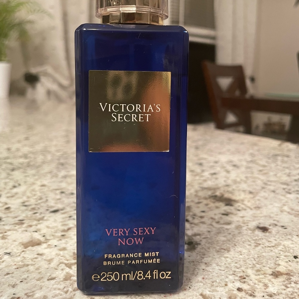 VS Very Sexy Now